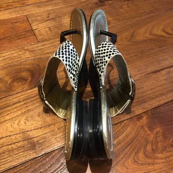 Marc fisher flat T-strap sandals a large buckle closure patented leather sz 8.5 - Picture 8 of 9